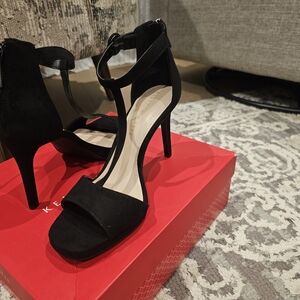 NIB Kelly & Katie Conradd Black Microsuede Heels SZ 7.5 M